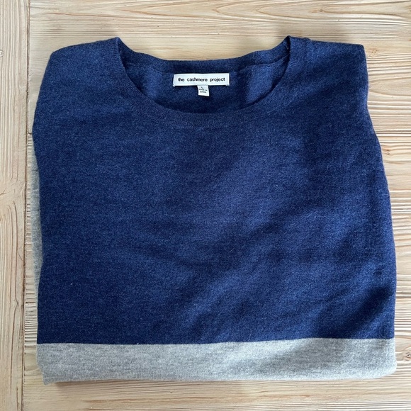 The Cashmere Project 100% Cashmere Colorblock Sweater Navy/Gray – Size Large - Picture 4 of 5